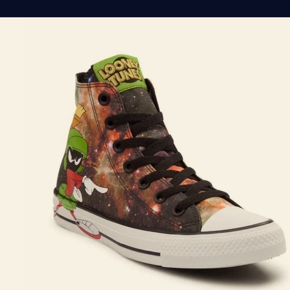 Limited edition looney tunes converse